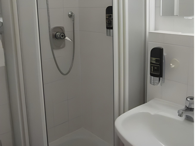 Bathroom 3, Hotel Am Schloss, Alzey-Worms