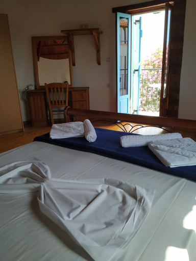Bedroom 3, Pardalakis Studios, Crete