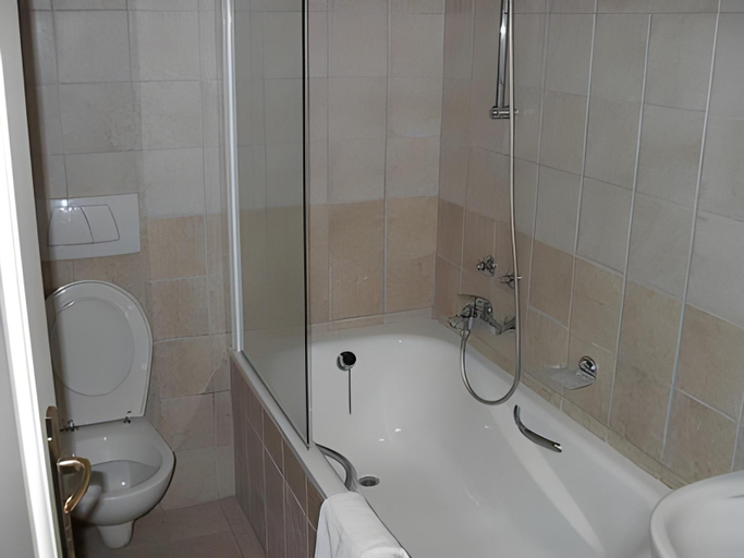 Bathroom 3, Hotel Fonix, Balatonföldvári