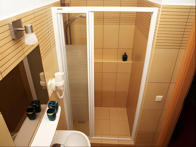 Bathroom 2, Het Pecset Fogado Etterem, Sopron-Fertőd