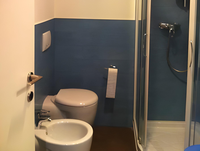 Bathroom 3, Romeo Design Rooms, Verona