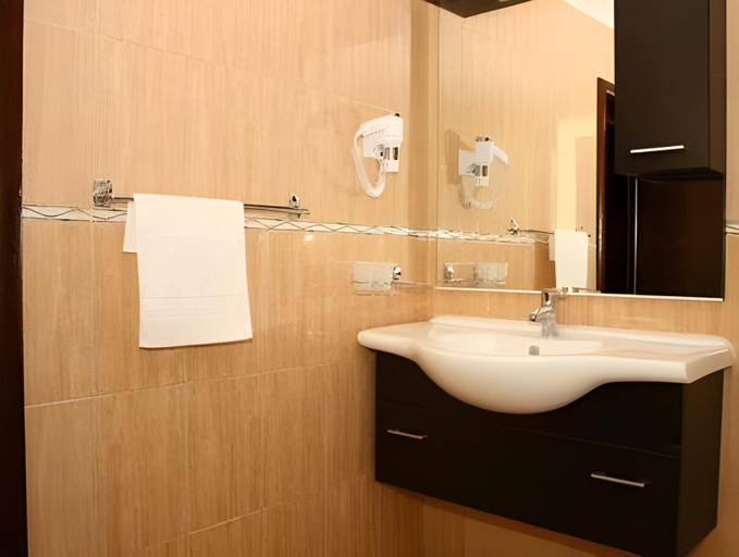Bathroom 2, Hotel Esprit, Brasov