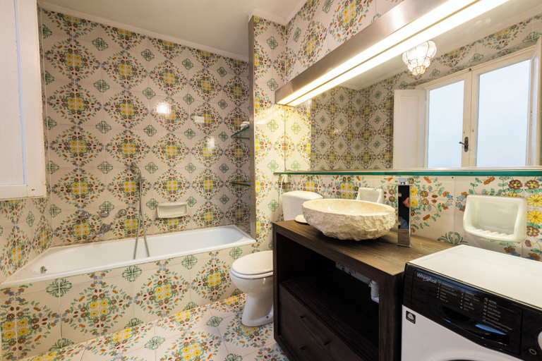 Bathroom 3, Torre Benci by MMega, Florence