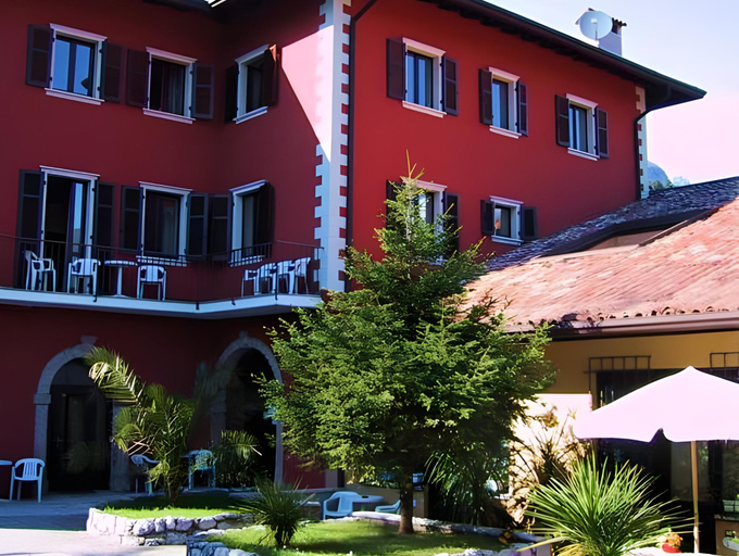 Others 5, Residence Segattini, Trento