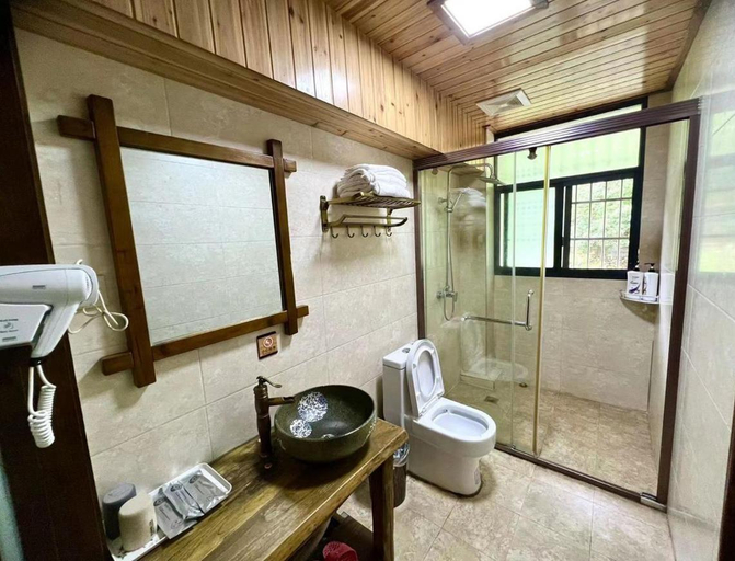 Bathroom 3, Mountains Beyond Mountains Inn, Zhangjiajie