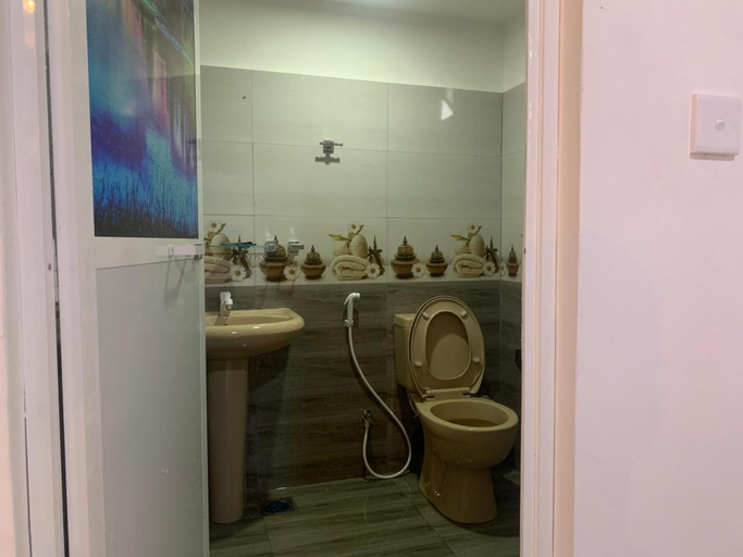 Bathroom 3, Nesan’s villa, Trincomalee Town and Gravets