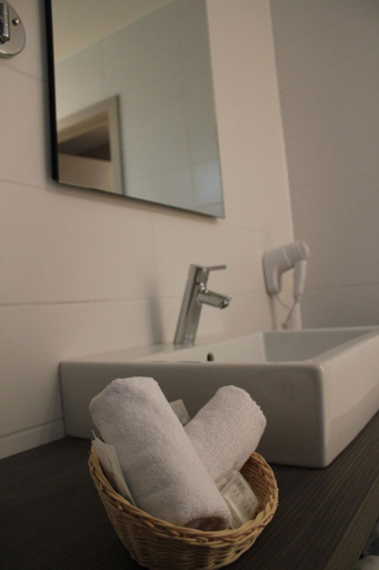 Bathroom 2, Hotel Astel, West-Vlaanderen