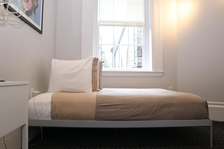 Bedroom, Charming & Stylish Studio on Beacon Hill #6, Boston