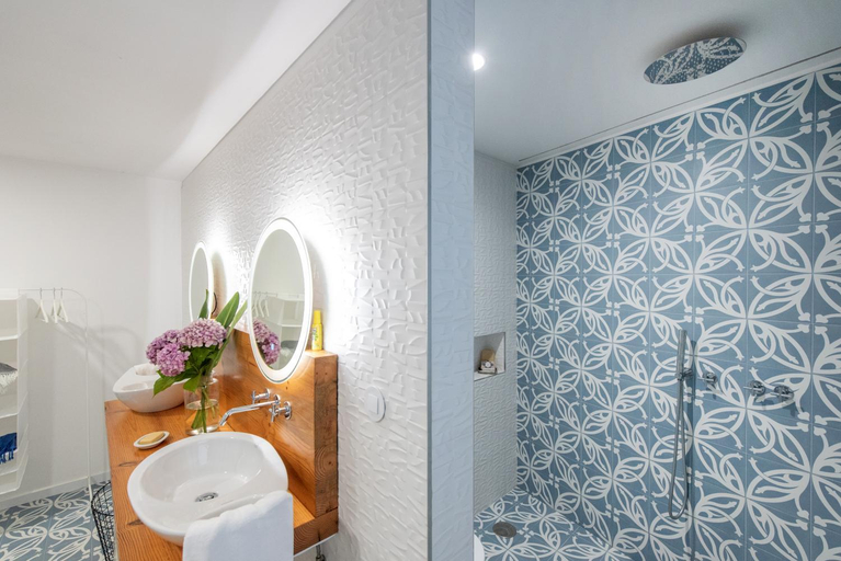 Bathroom 2, Casa de Arcos, Anadia