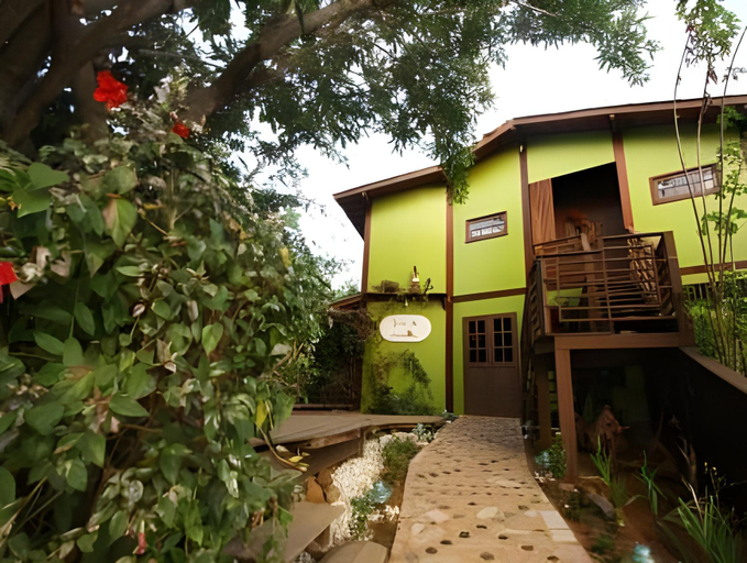 Exterior 5