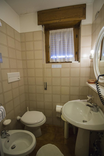 Bathroom 4, Hotel La Val, Sondrio