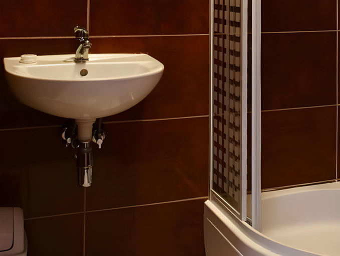 Bathroom 2, Hotel Paradiso, Skarżysko