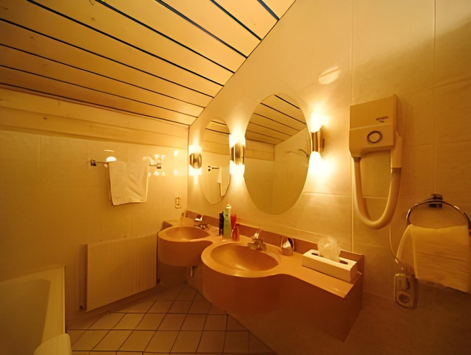 Bathroom 3, Hotel Resch, Kitzbühel
