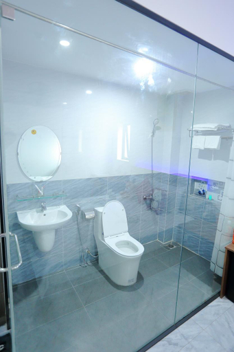 Bathroom 2, SKY HOTEL, Long Thành