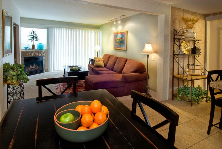 Dining Room 1