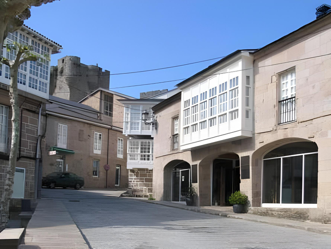 Exterior & Views