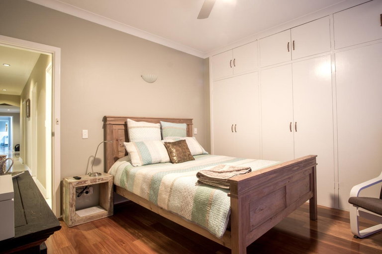 Bedroom 4, Mullaloo B & B, Joondalup