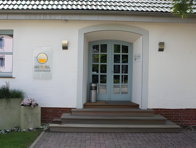 Others 5, Ho(s)tel Ahrbergen, Hildesheim
