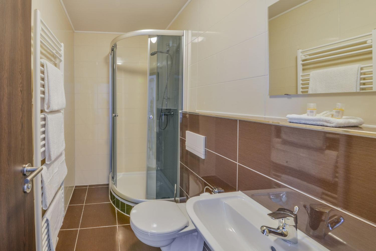 Bathroom, City Hotel Wetzlar, Lahn-Dill-Kreis