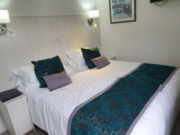Bedroom 1, The Wheatsheaf Inn, Warwickshire