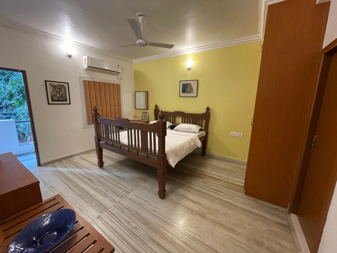 2, Ishan Apartments 3BHK Individual Rooms, Vadodara