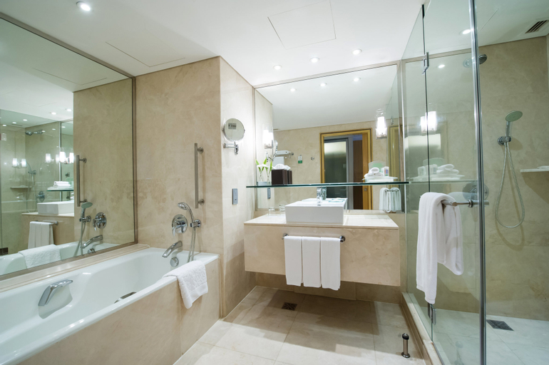 Bathroom 10
