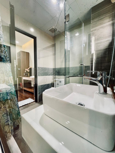Bathroom 5, Homestay MINH TU, Huế