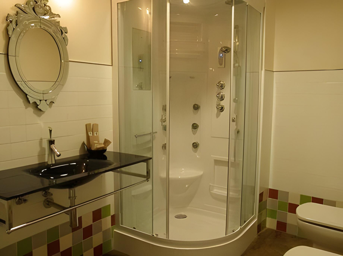 Bathroom 2, Abadia San Martin, Salamanca