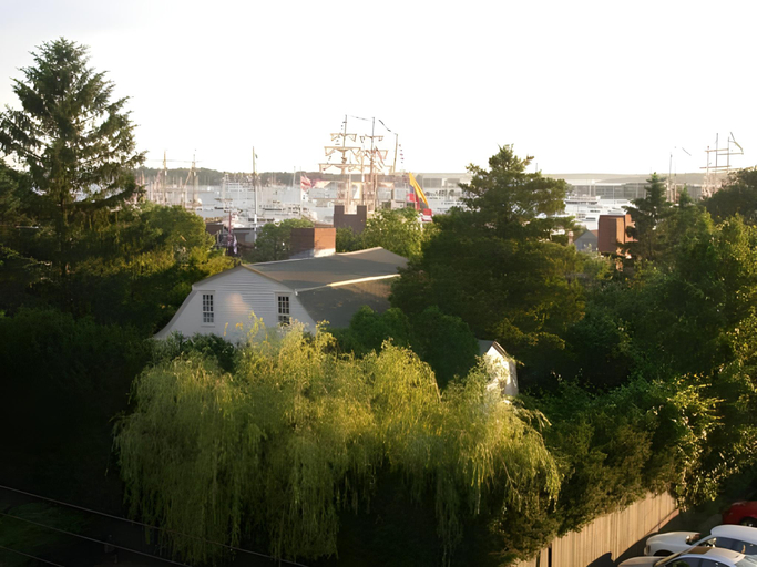Others 3, The Outlook Inn, Newport