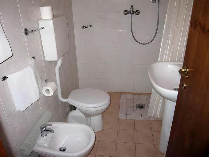 Bathroom 3, LA SABBIONA, Ravenna