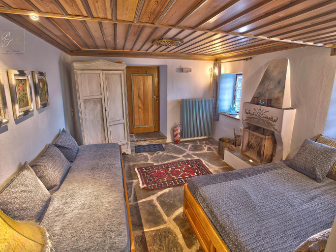 Others 5, Papigo Towers, Epirus