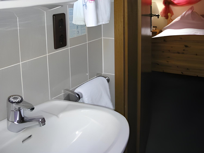 Bedroom 2, Apartment Landhotel Zum Storchennest, Kaiserslautern