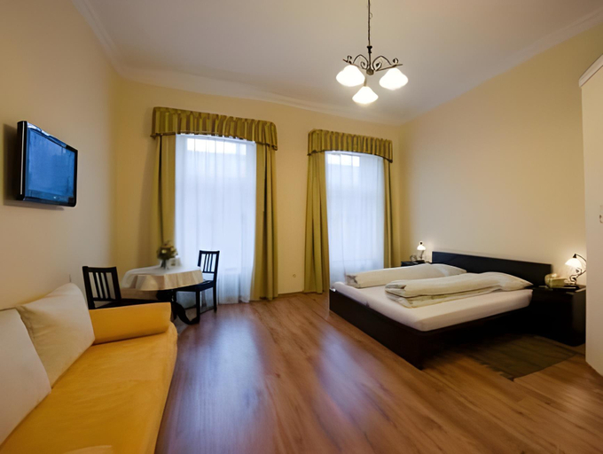 Others 4, K+T Boardinghouse, Wien