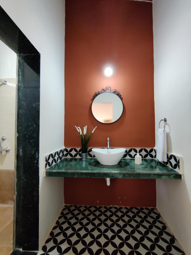 Bathroom 4, Roy's Nature Nest - Farm Stay near Malshej Ghats, Thane