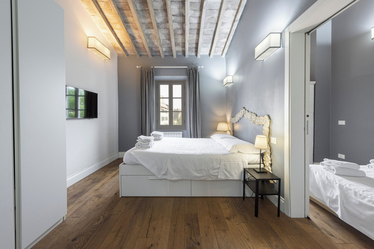 Others 4, Central Nest by MMega, Florence