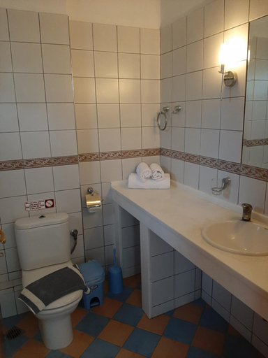 Bathroom 3, Gi Ga Mar, Central Macedonia