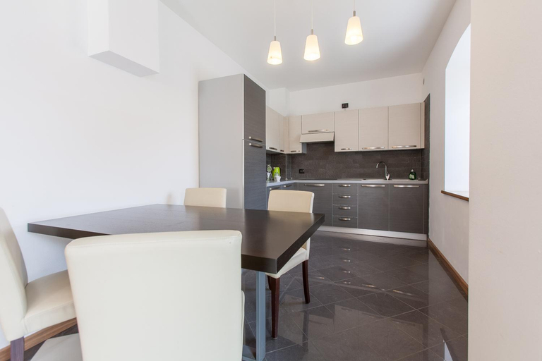 Dining Room 9