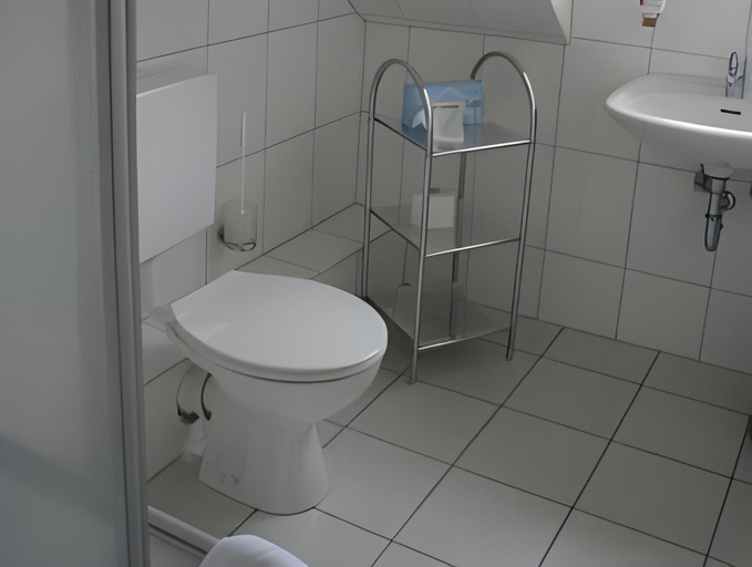 Bathroom 3, Hotel Alte Redaktion, Ennepe-Ruhr-Kreis
