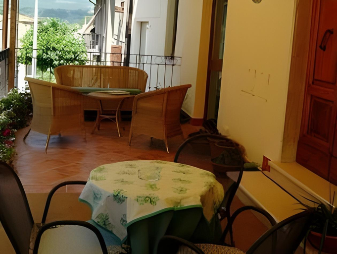 Others 5, Hotel Picchio, Terni