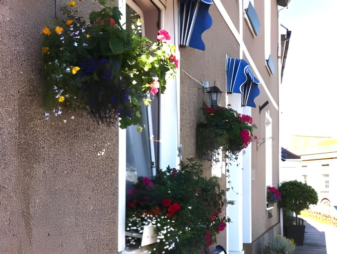 Exterior & Views 2, The Golden Hind, Cornwall