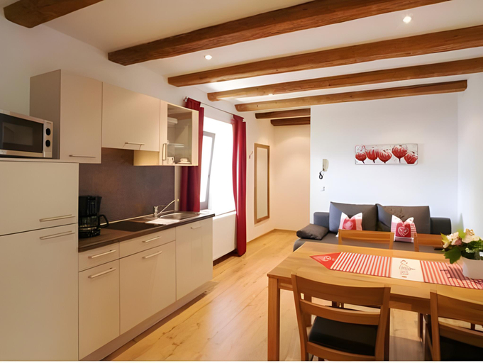 Others 3, Residence Untermosslhof, Bolzano