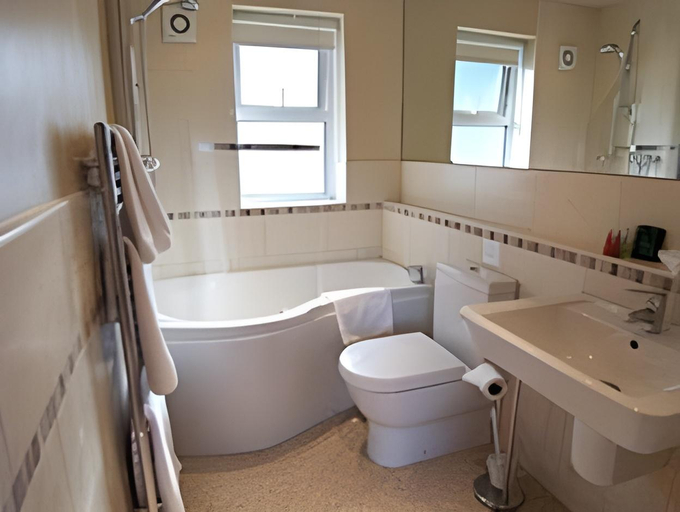 Bathroom 3, Bagshaw Lodge, Derbyshire