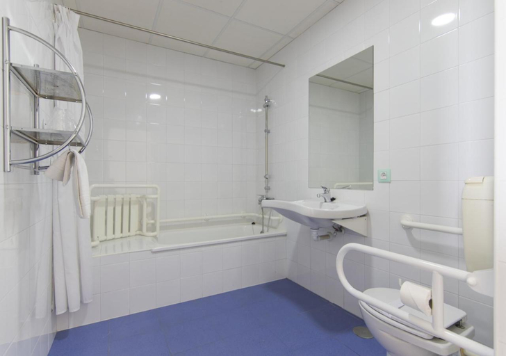 Bathroom, Albergue Inturjoven Jaen, Jaén