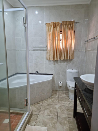 Others 4, Guesthouse Serenity, Bojanala