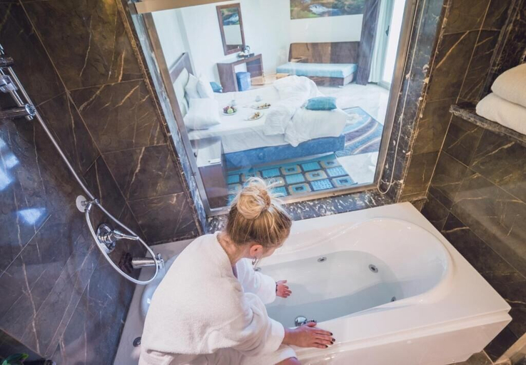 Bathroom, Seagull beach resort, Al-Ghurdaqah