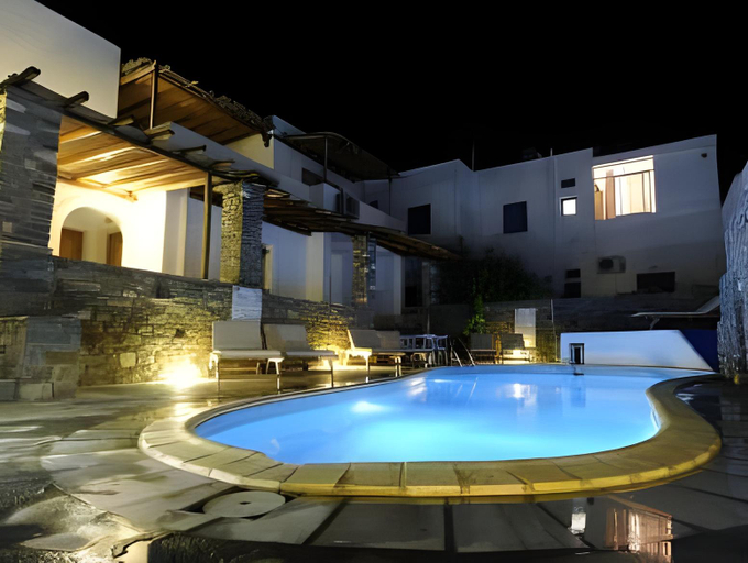 Sport & Beauty 5, Siroco's Rooms And Studios, South Aegean