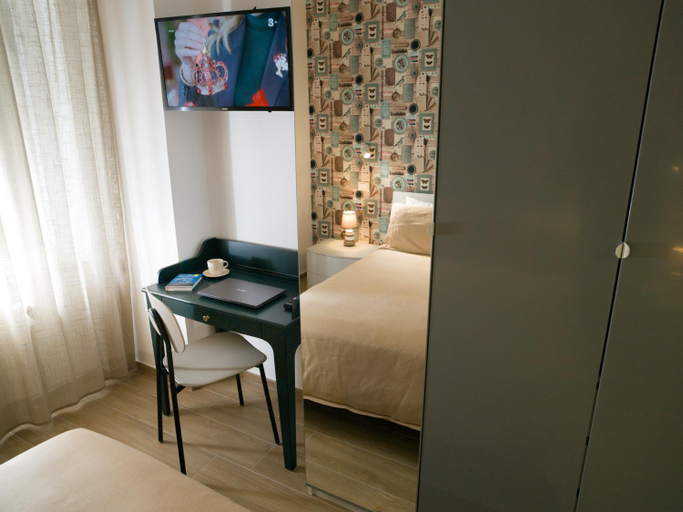 Others 5, Casa Memi, Salerno