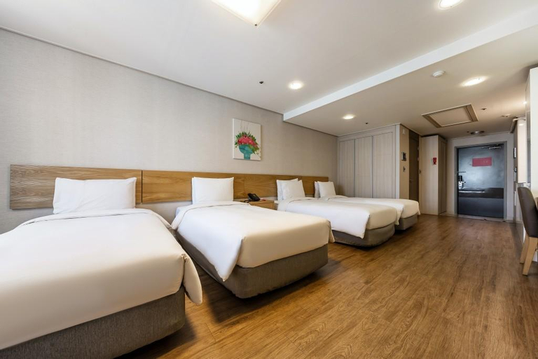 Bedroom 16