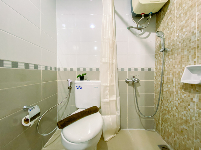 Bathroom 5, Best and Cozy 2BR Apartment Royal Olive Residence By Travelio, Jakarta Selatan
