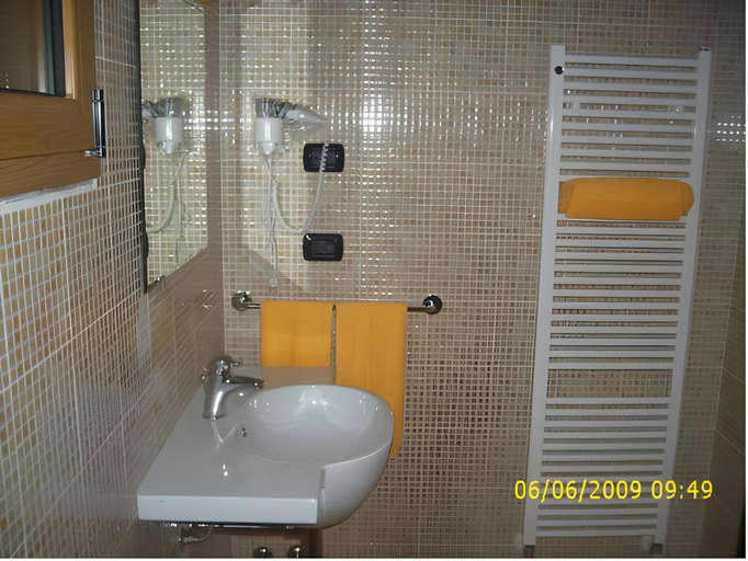 Bathroom 2, B&B Il Gabbiano, Lecce